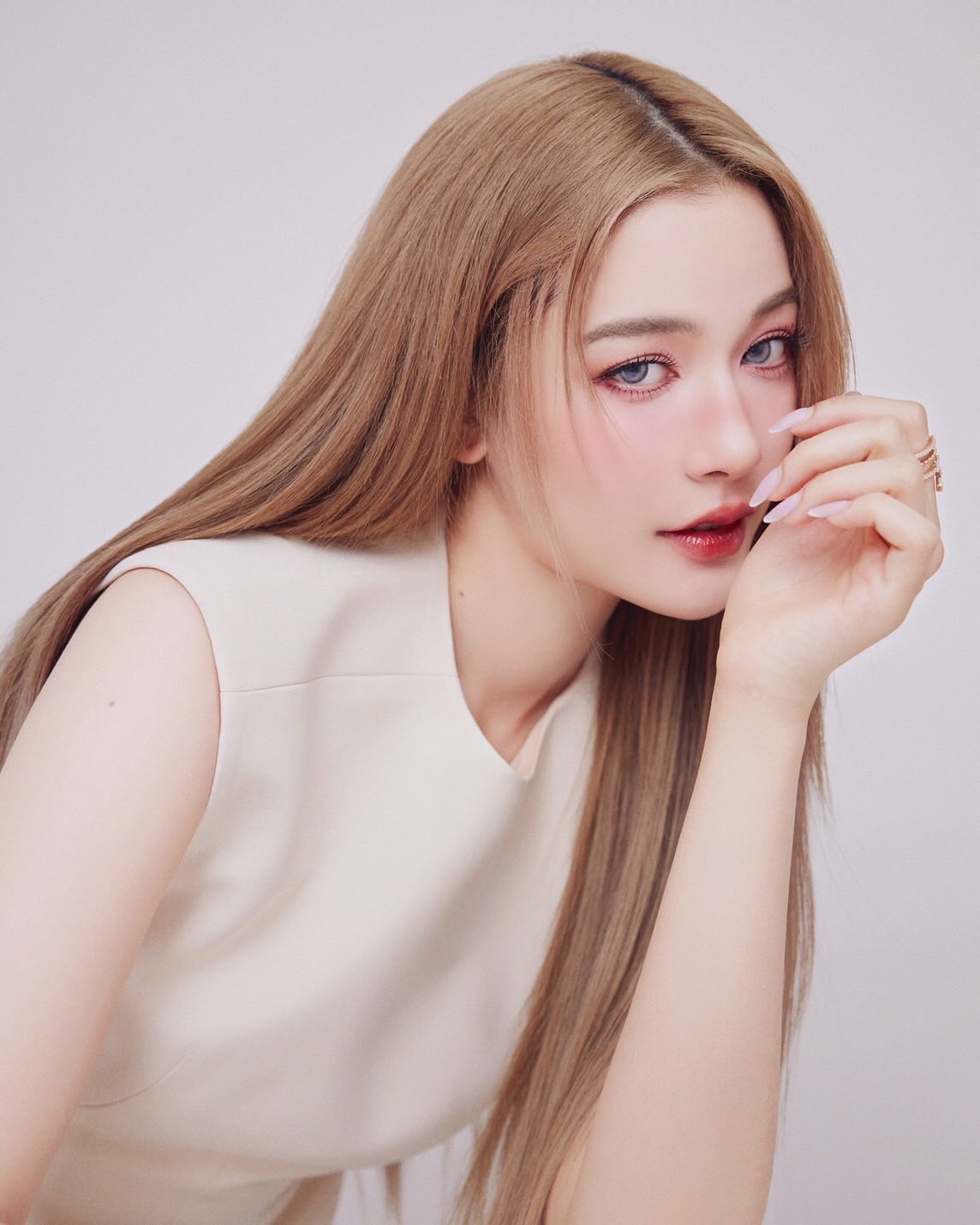 จีน่า - ญีนา ซาลาส