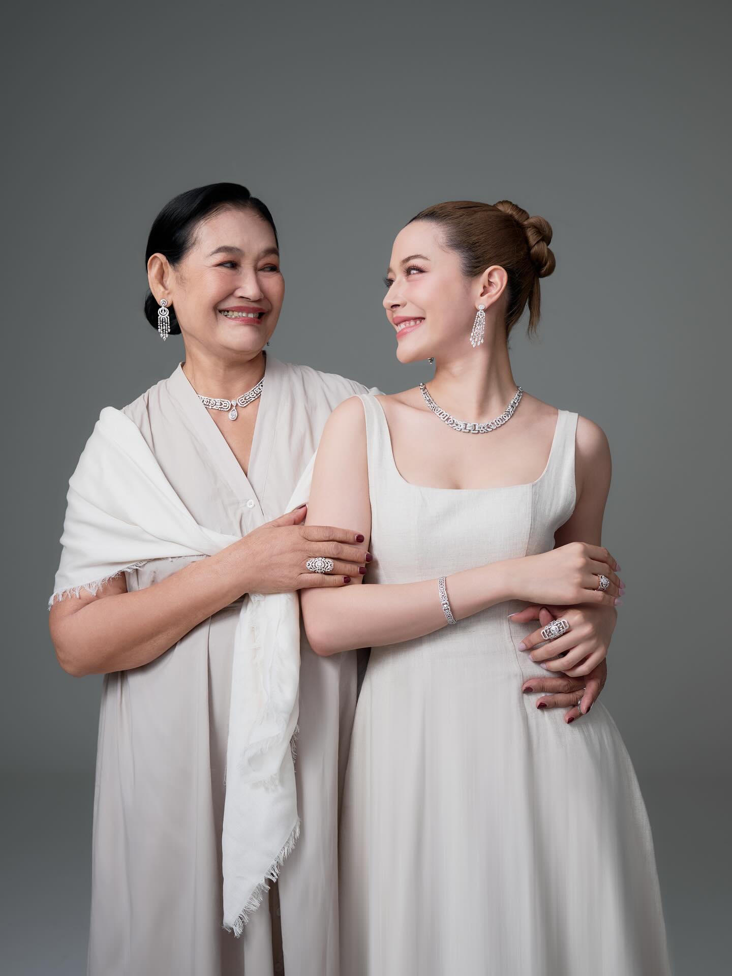 จีน่า - ญีนา ซาลาส