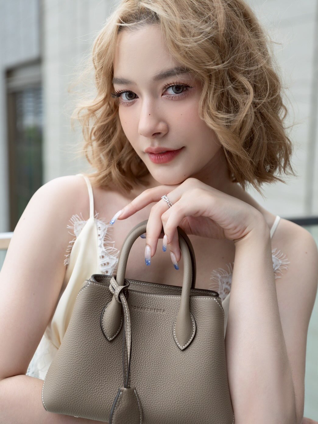 จีน่า - ญีนา ซาลาส