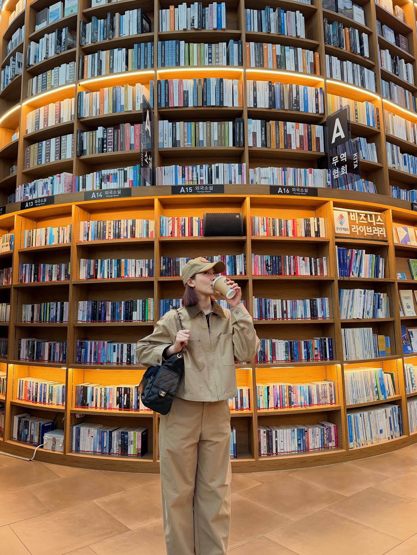 จีน่า - ญีนา ซาลาส