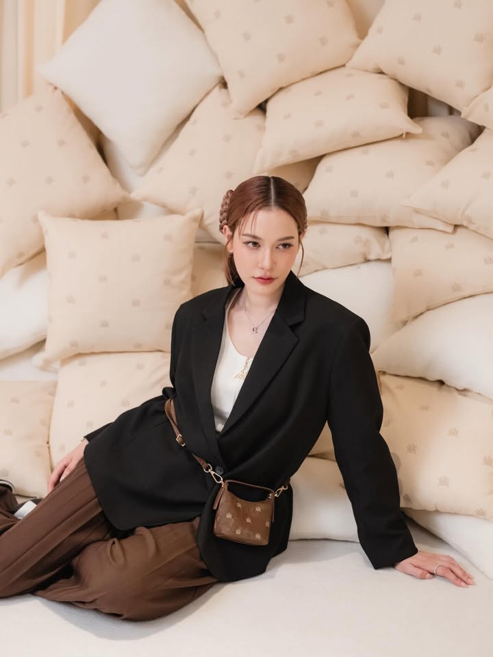 จีน่า - ญีนา ซาลาส