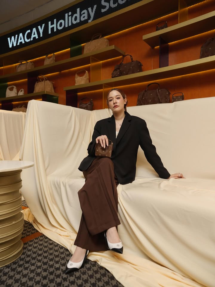 จีน่า - ญีนา ซาลาส