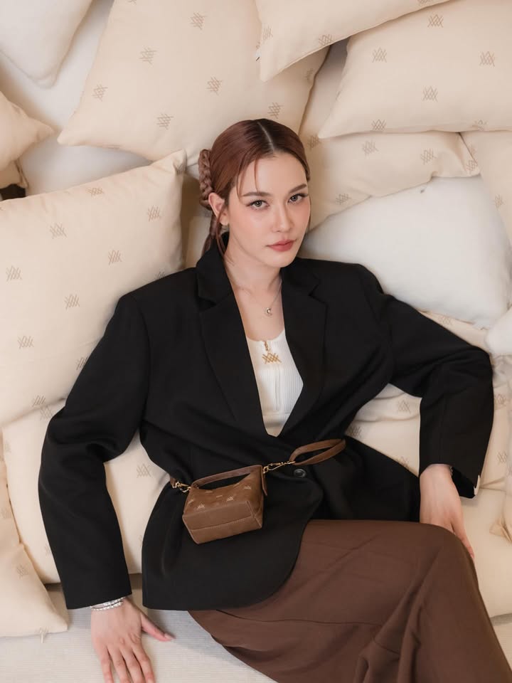 จีน่า - ญีนา ซาลาส