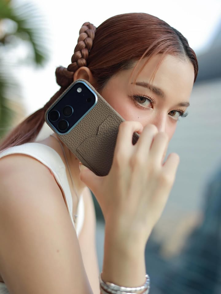 จีน่า - ญีนา ซาลาส