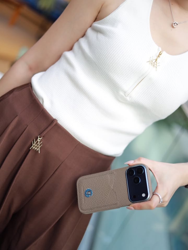 จีน่า - ญีนา ซาลาส