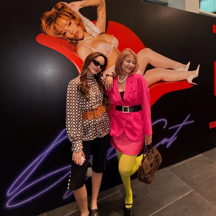 จีน่า - ญีนา ซาลาส