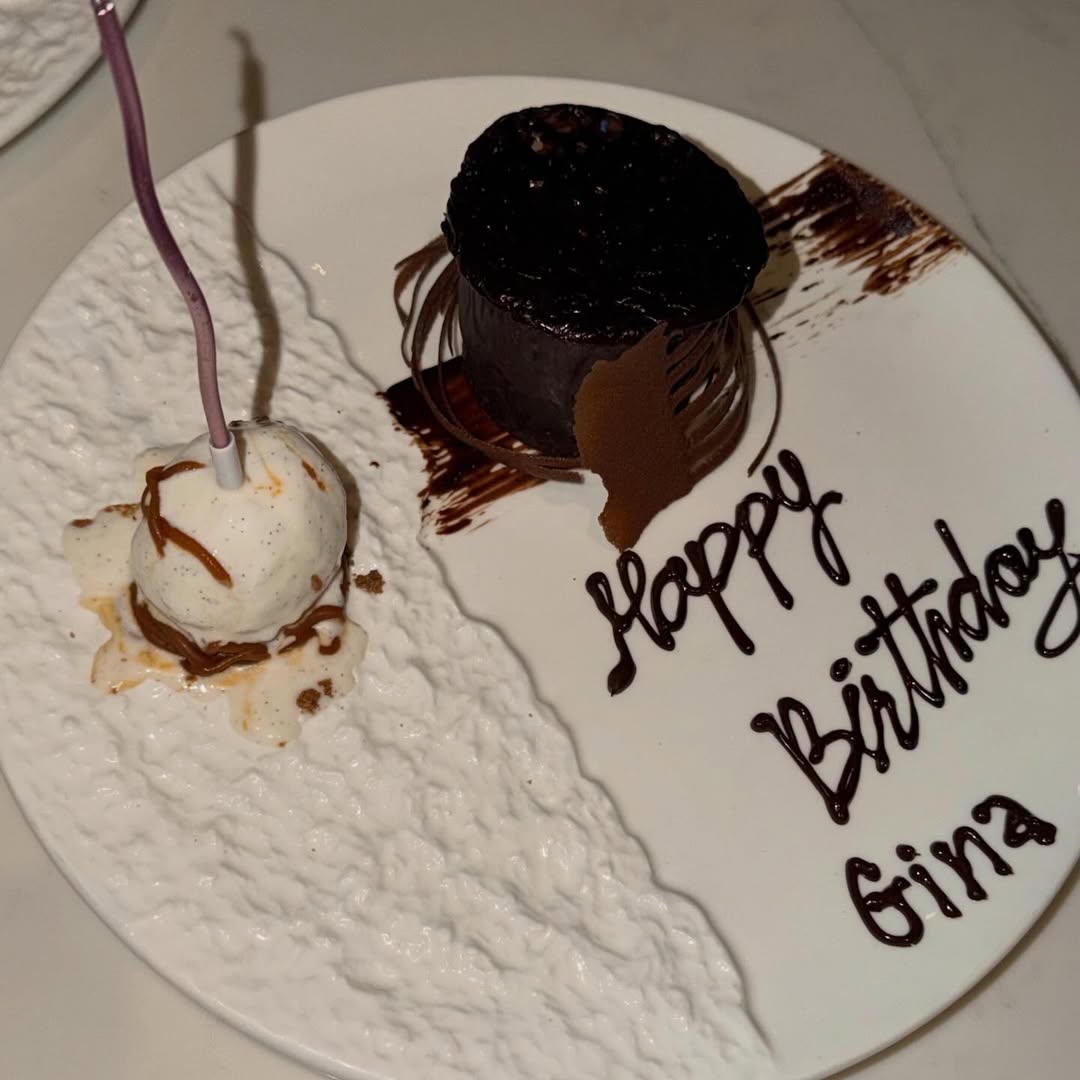 จีน่า - ญีนา ซาลาส