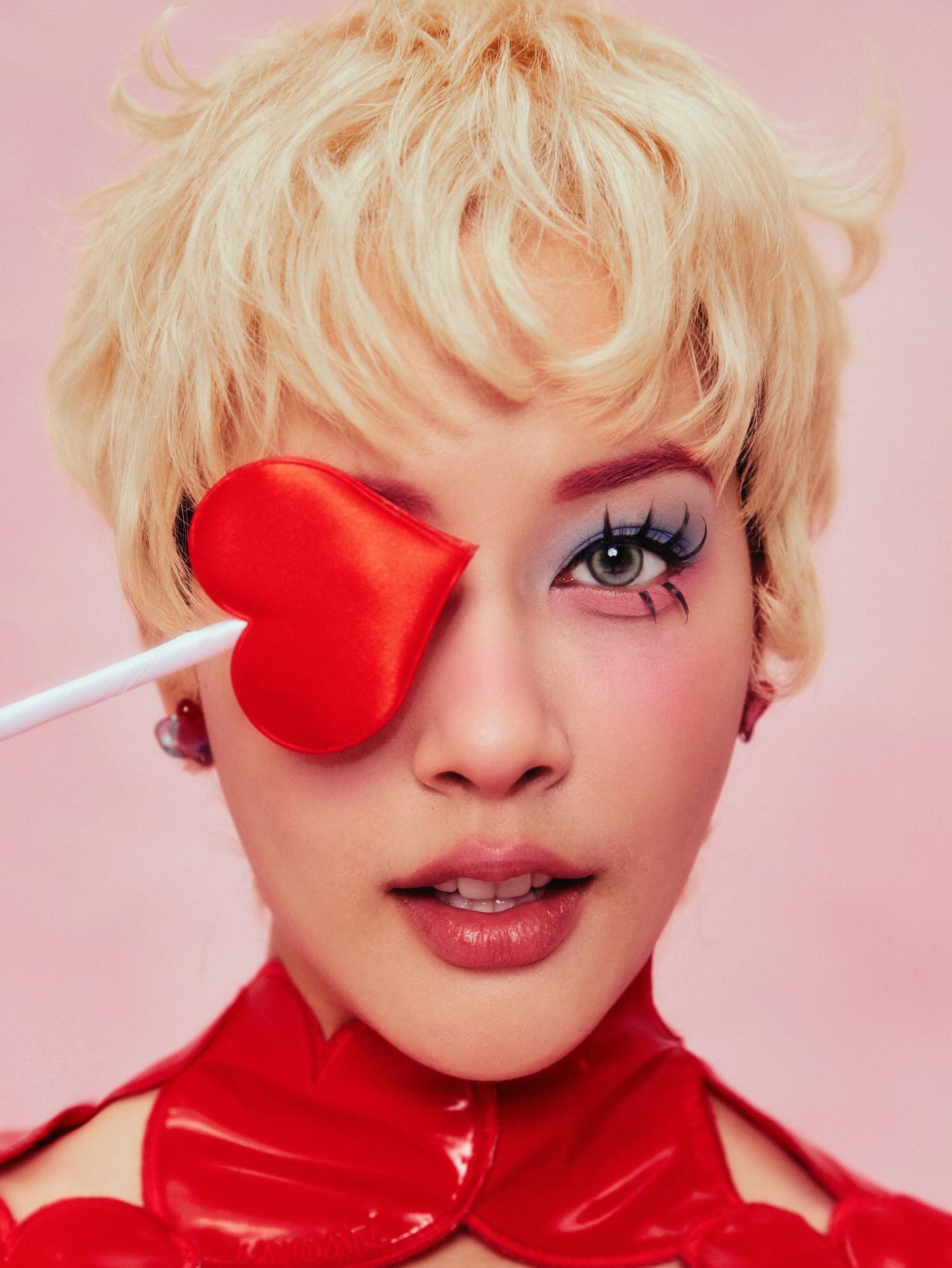 จีน่า - ญีนา ซาลาส