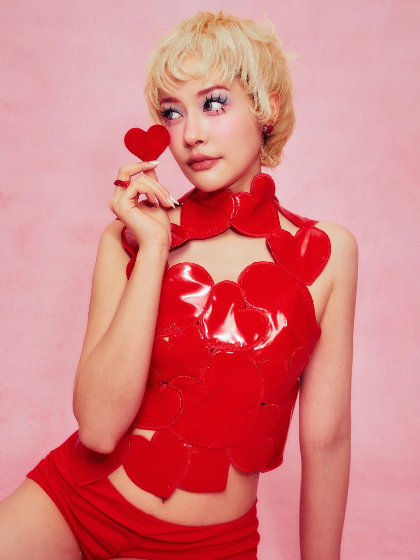 จีน่า - ญีนา ซาลาส