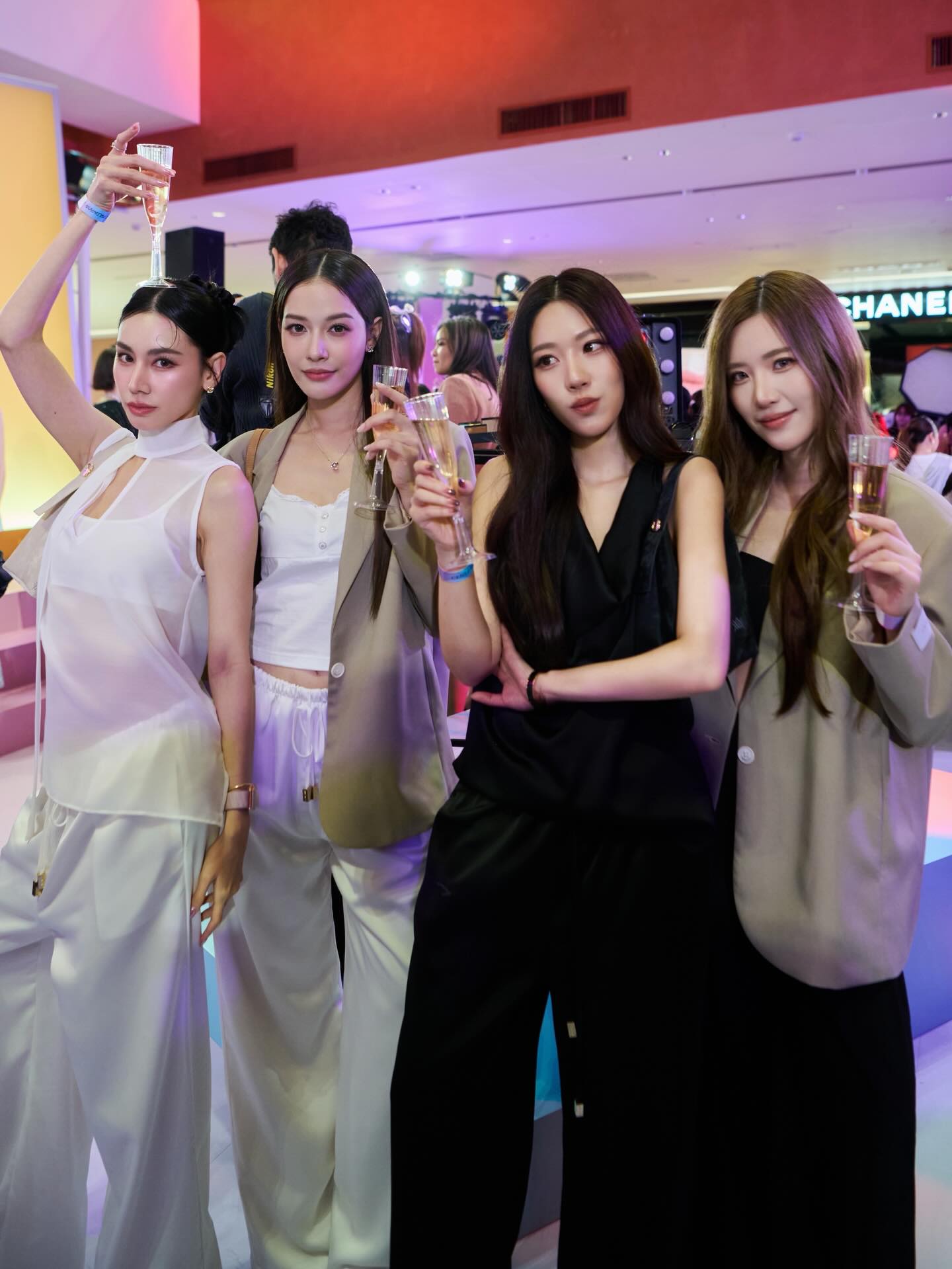 จีน่า - ญีนา ซาลาส