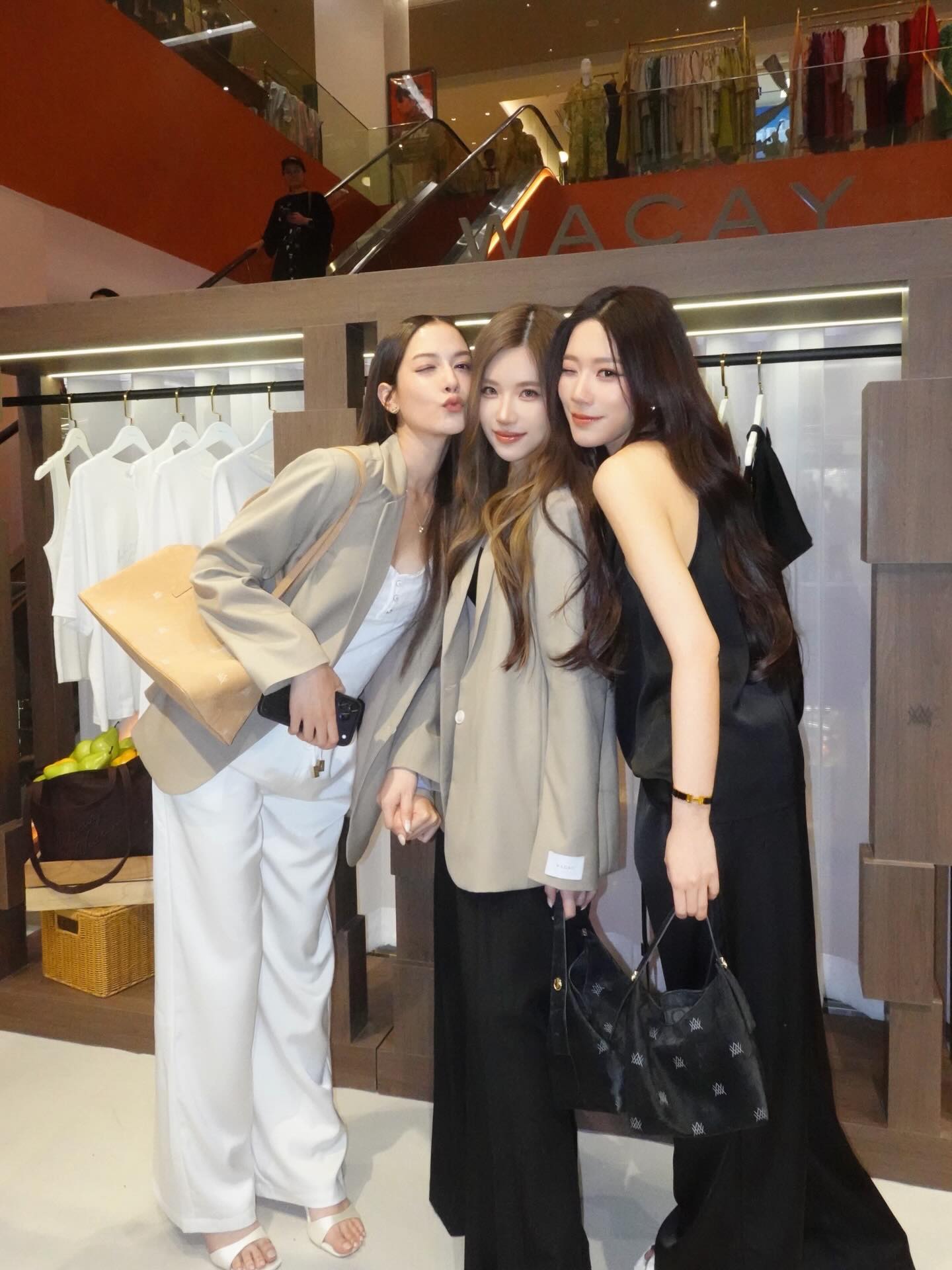 จีน่า - ญีนา ซาลาส