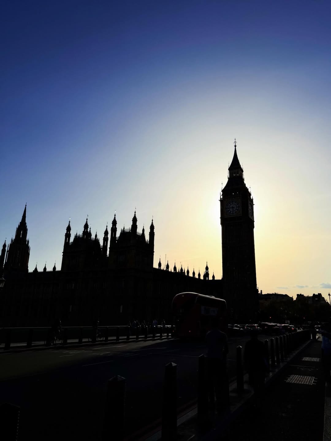 จีน่า - ญีนา ซาลาส