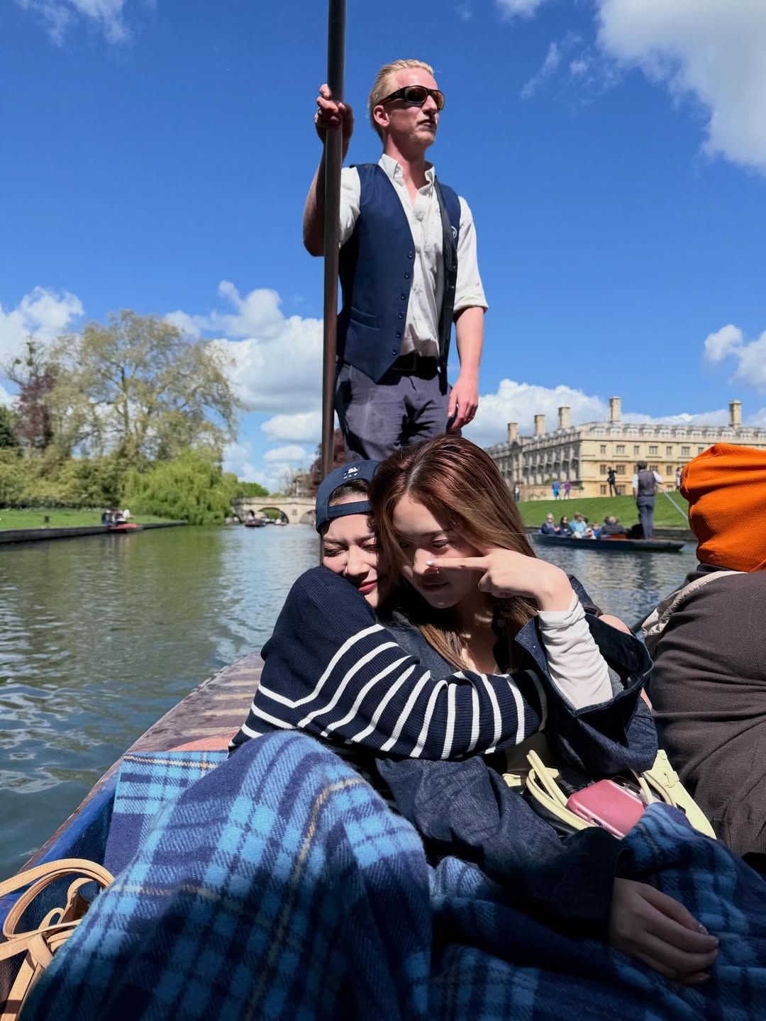 จีน่า - ญีนา ซาลาส