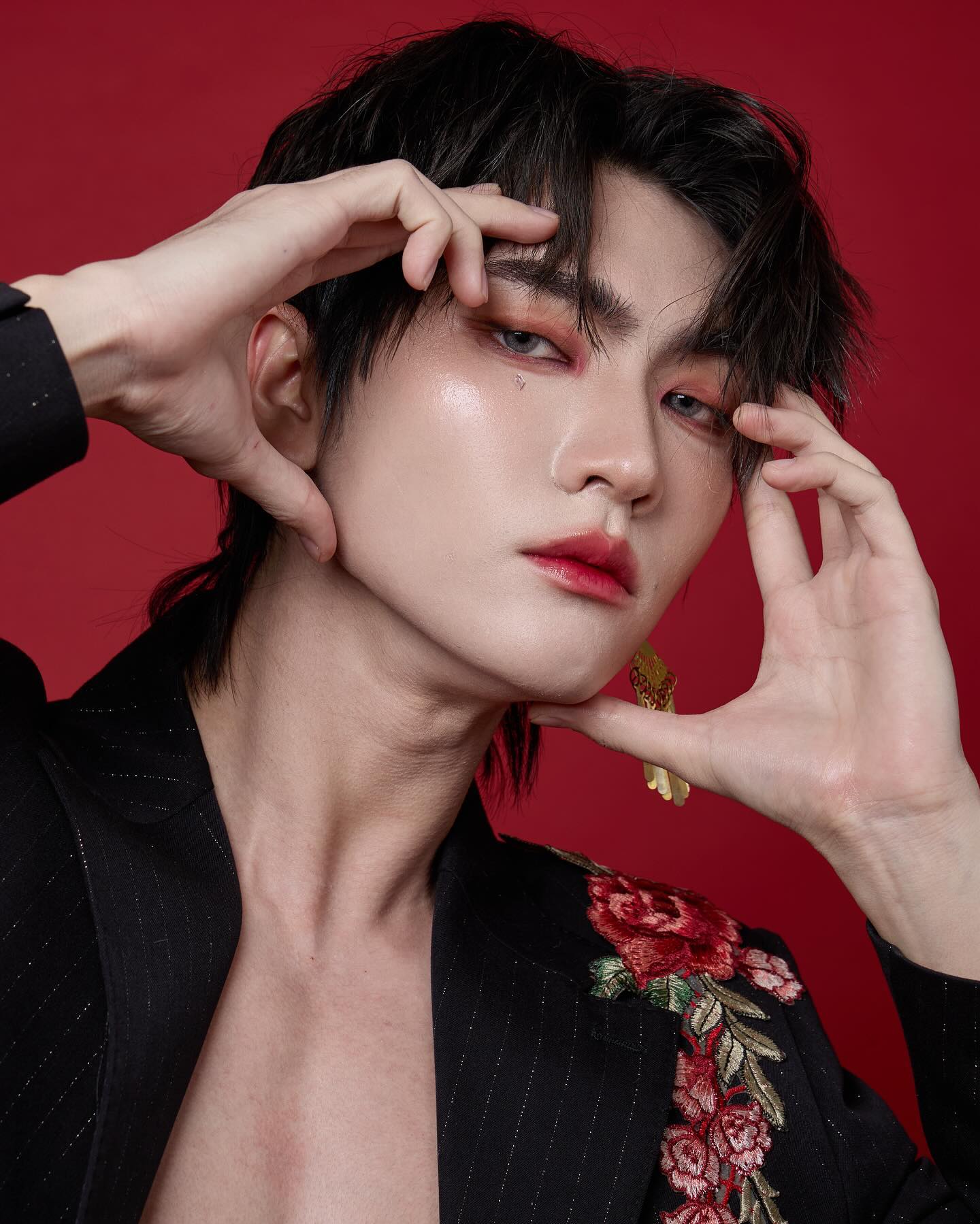 บอส - ชัยกมล เสริมส่งวิทยะ