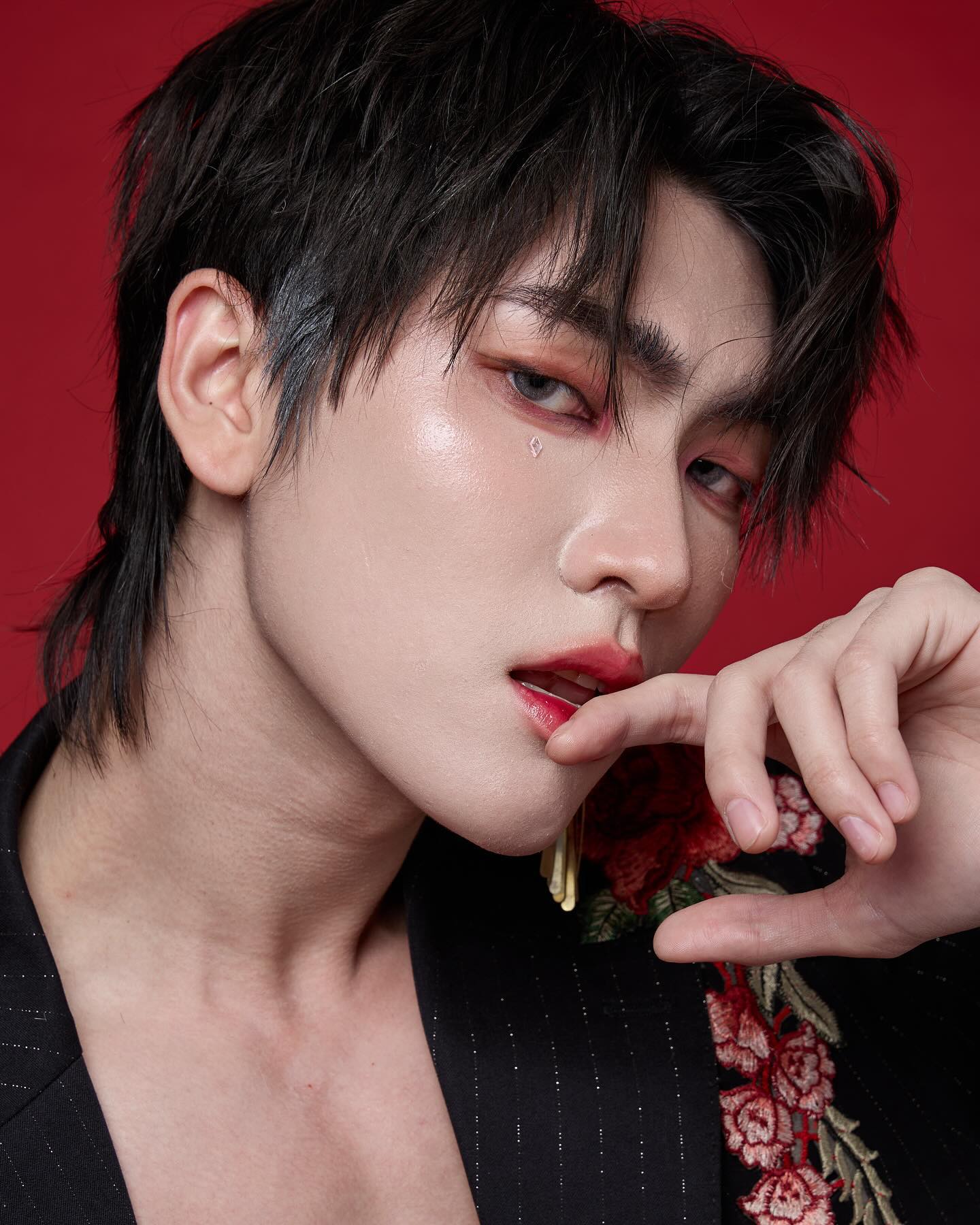 บอส - ชัยกมล เสริมส่งวิทยะ