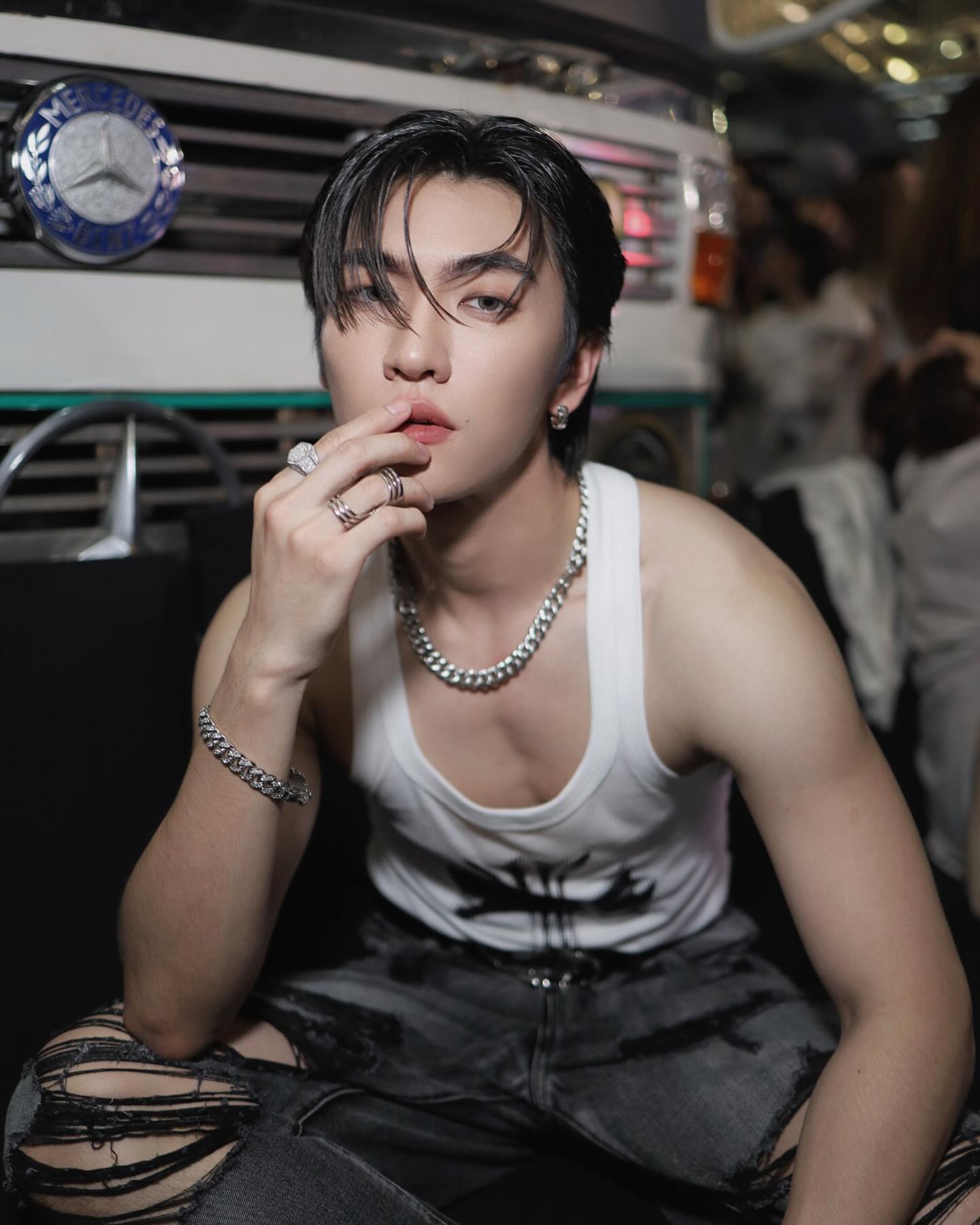 บอส - ชัยกมล เสริมส่งวิทยะ