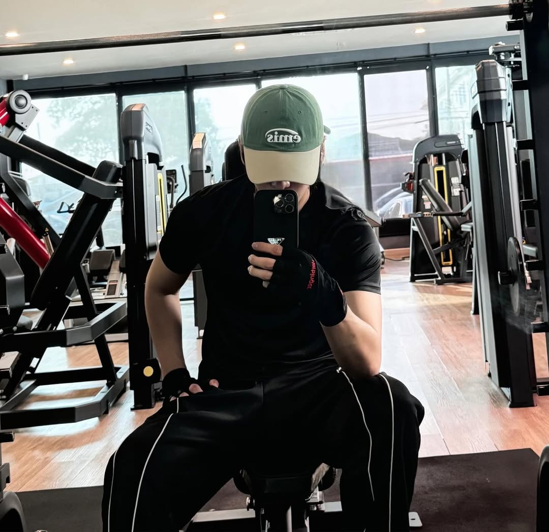 บอส - ชัยกมล เสริมส่งวิทยะ