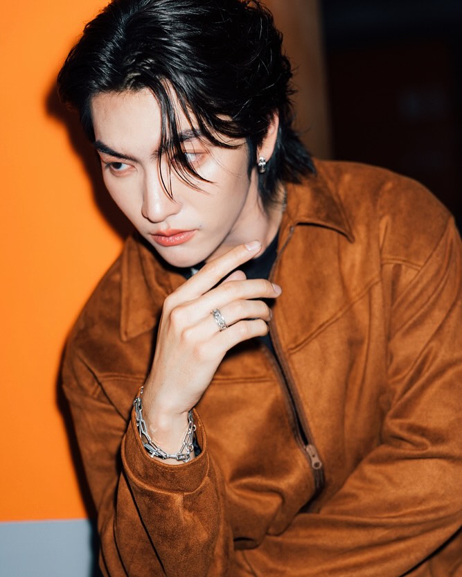 บอส - ชัยกมล เสริมส่งวิทยะ