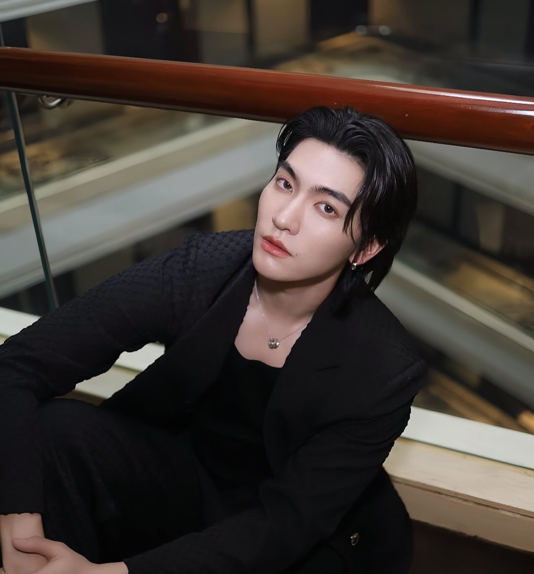 บอส - ชัยกมล เสริมส่งวิทยะ