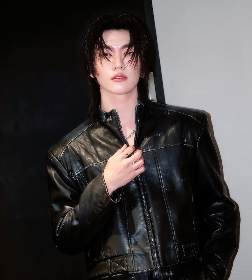 บอส - ชัยกมล เสริมส่งวิทยะ