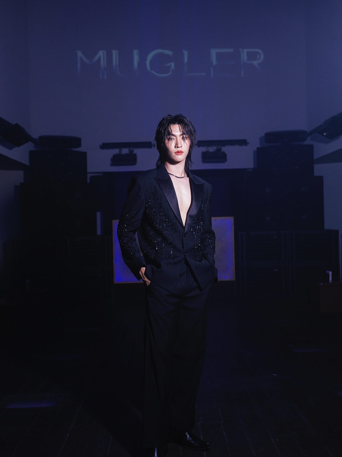 บอส - ชัยกมล เสริมส่งวิทยะ