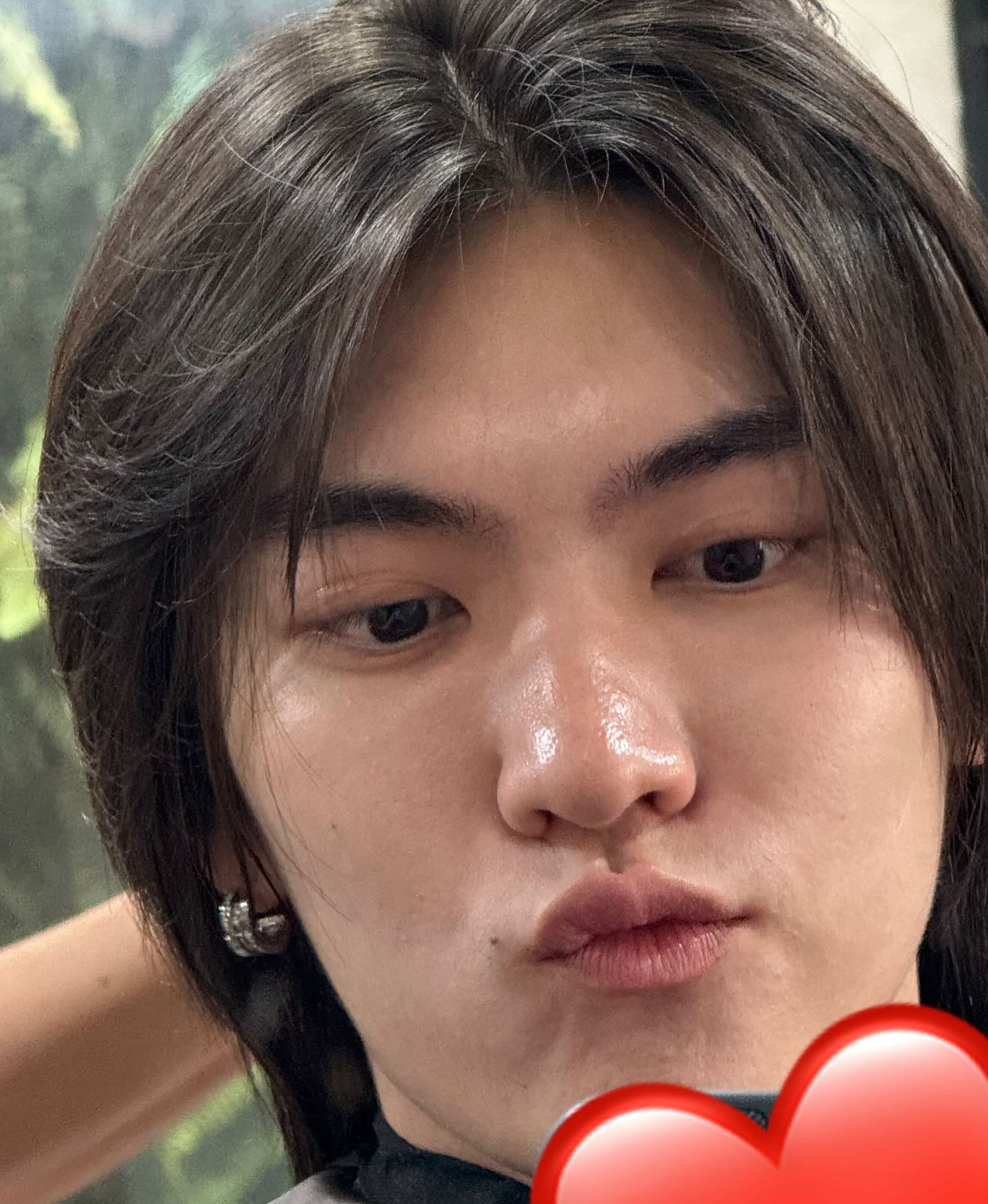 บอส - ชัยกมล เสริมส่งวิทยะ
