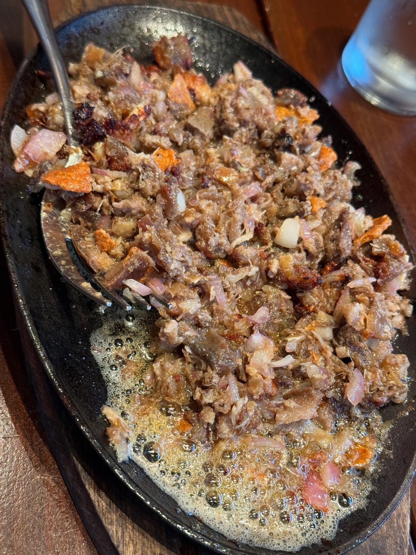 บอส - ชัยกมล เสริมส่งวิทยะ