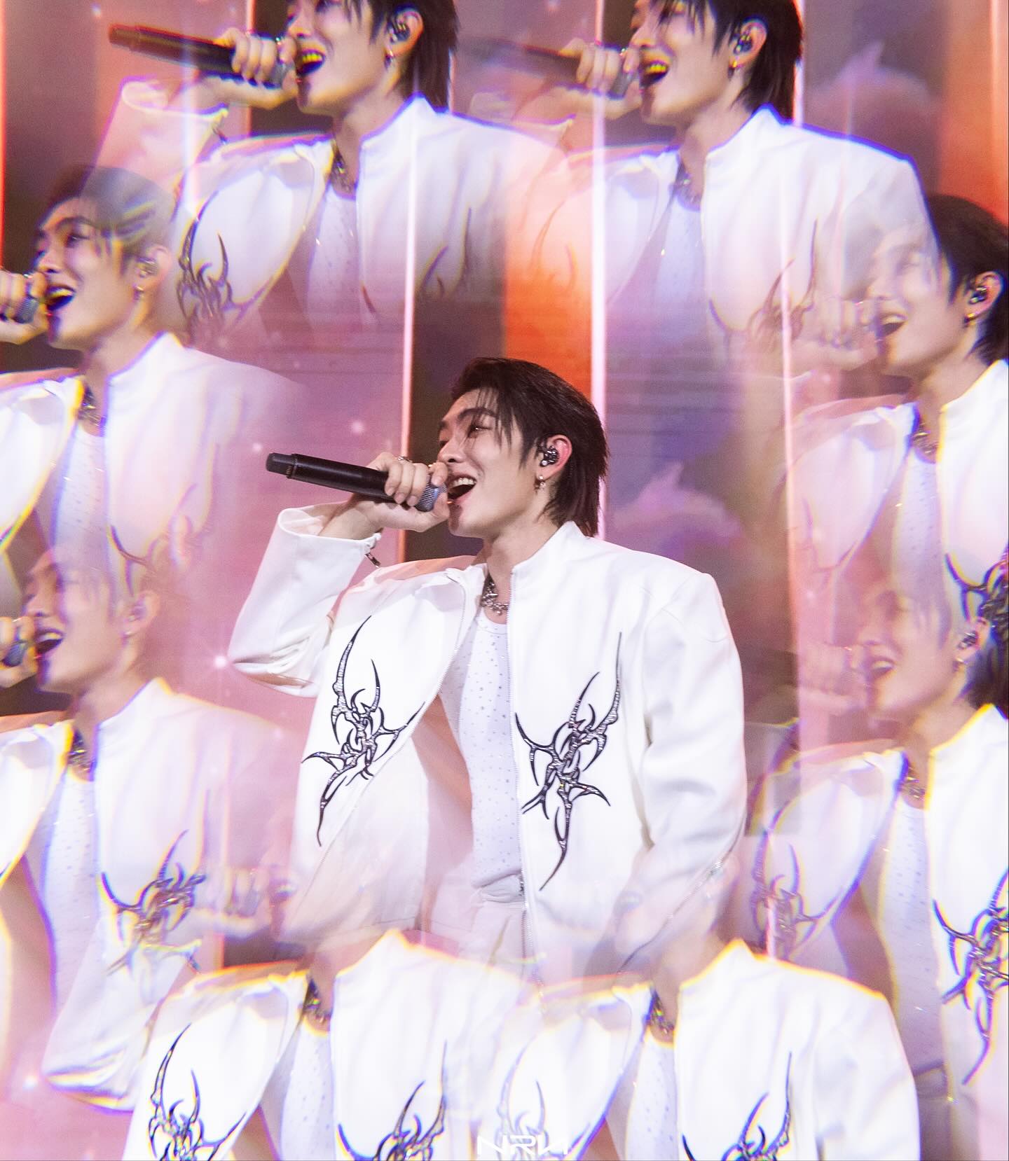 บอส - ชัยกมล เสริมส่งวิทยะ