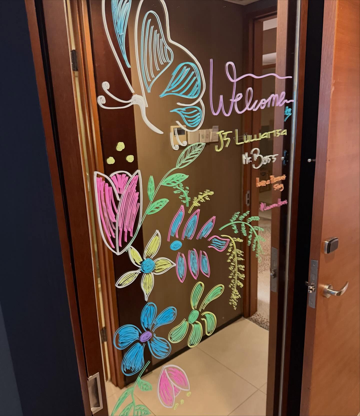 บอส - ชัยกมล เสริมส่งวิทยะ