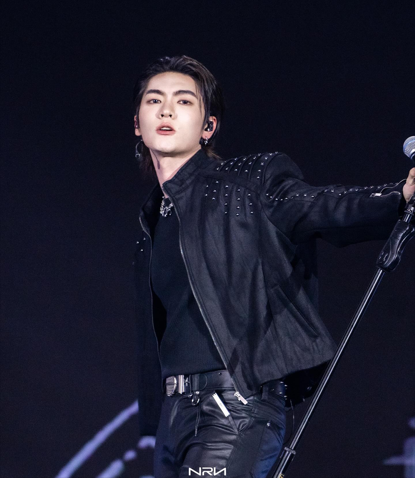 บอส - ชัยกมล เสริมส่งวิทยะ