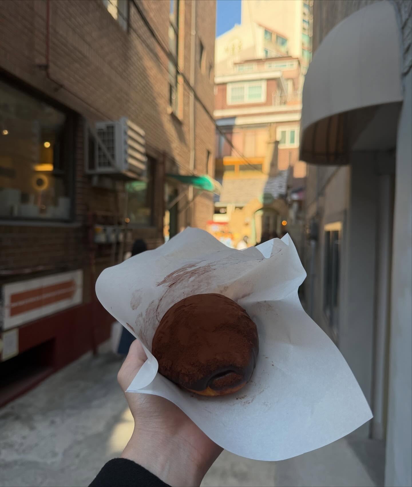 บอส - ชัยกมล เสริมส่งวิทยะ