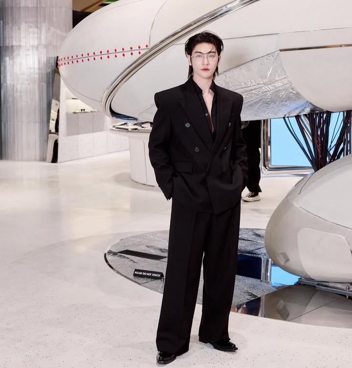 บอส - ชัยกมล เสริมส่งวิทยะ