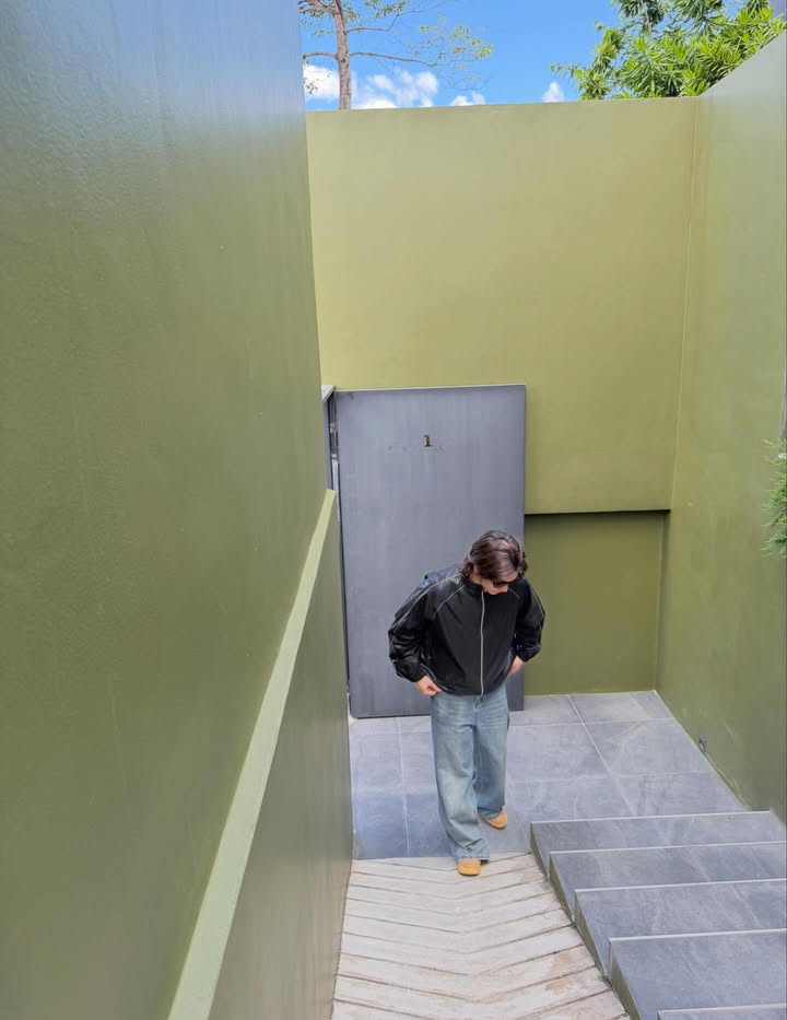 บอส - ชัยกมล เสริมส่งวิทยะ