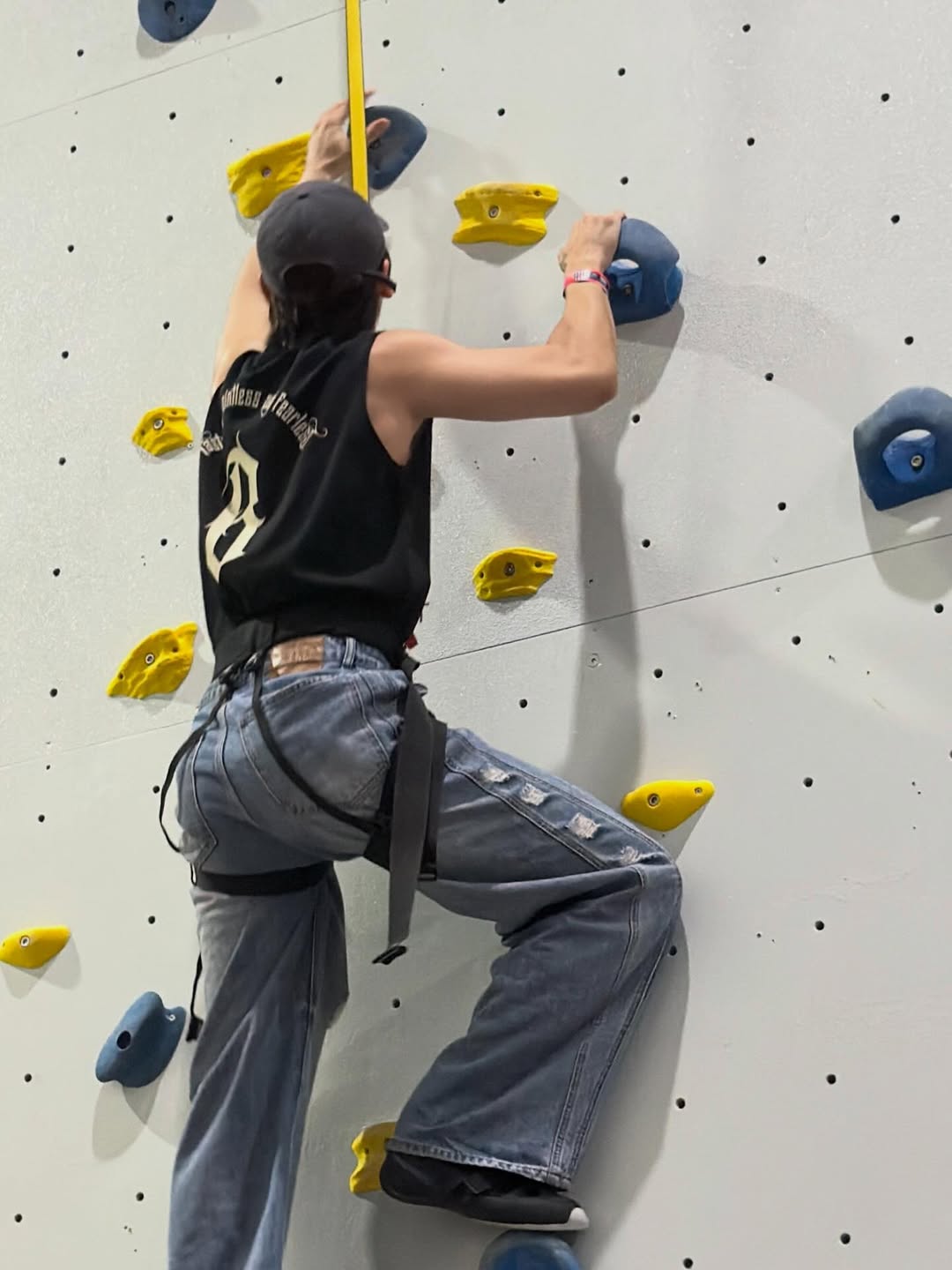 บอส - ชัยกมล เสริมส่งวิทยะ