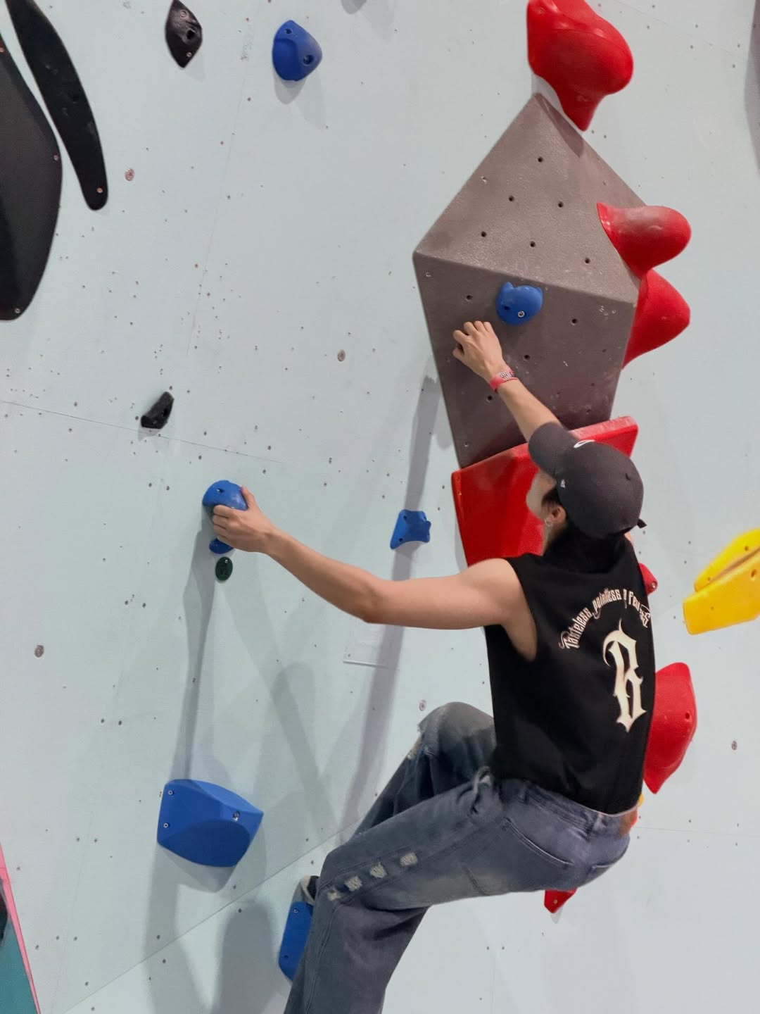 บอส - ชัยกมล เสริมส่งวิทยะ