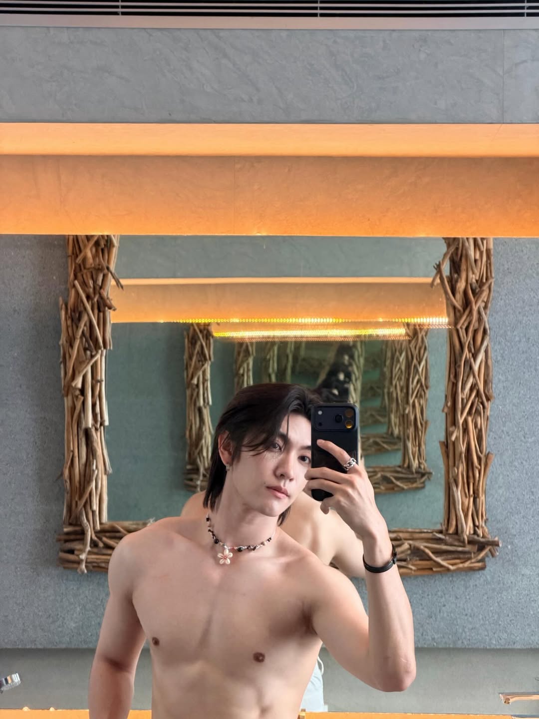 บอส - ชัยกมล เสริมส่งวิทยะ