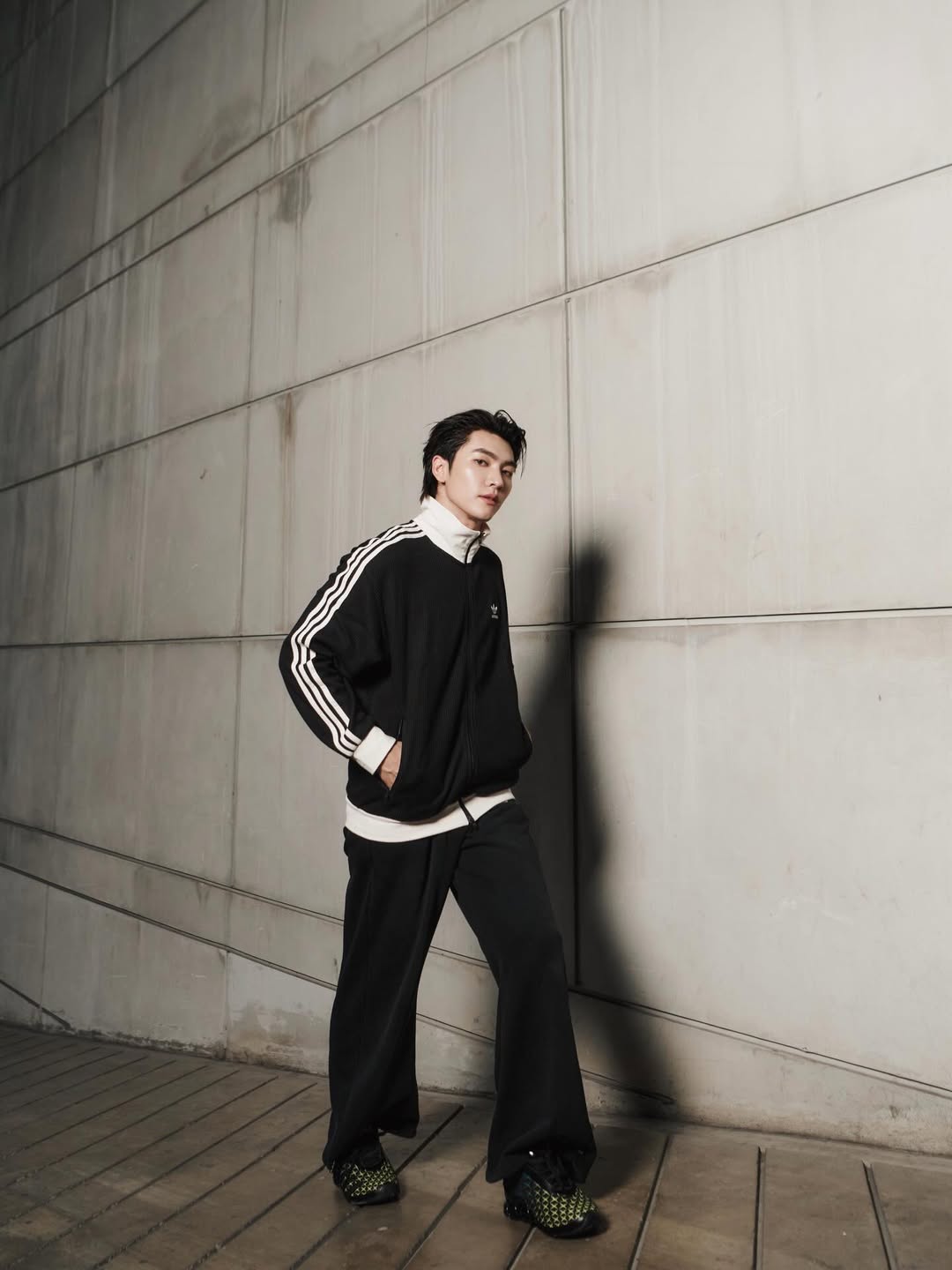 บอส - ชัยกมล เสริมส่งวิทยะ