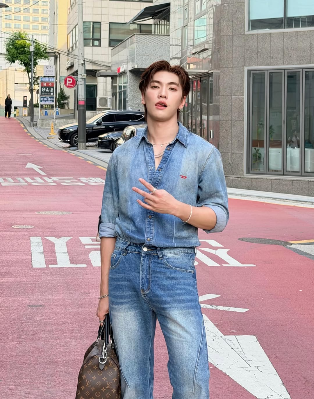 บอส - ชัยกมล เสริมส่งวิทยะ