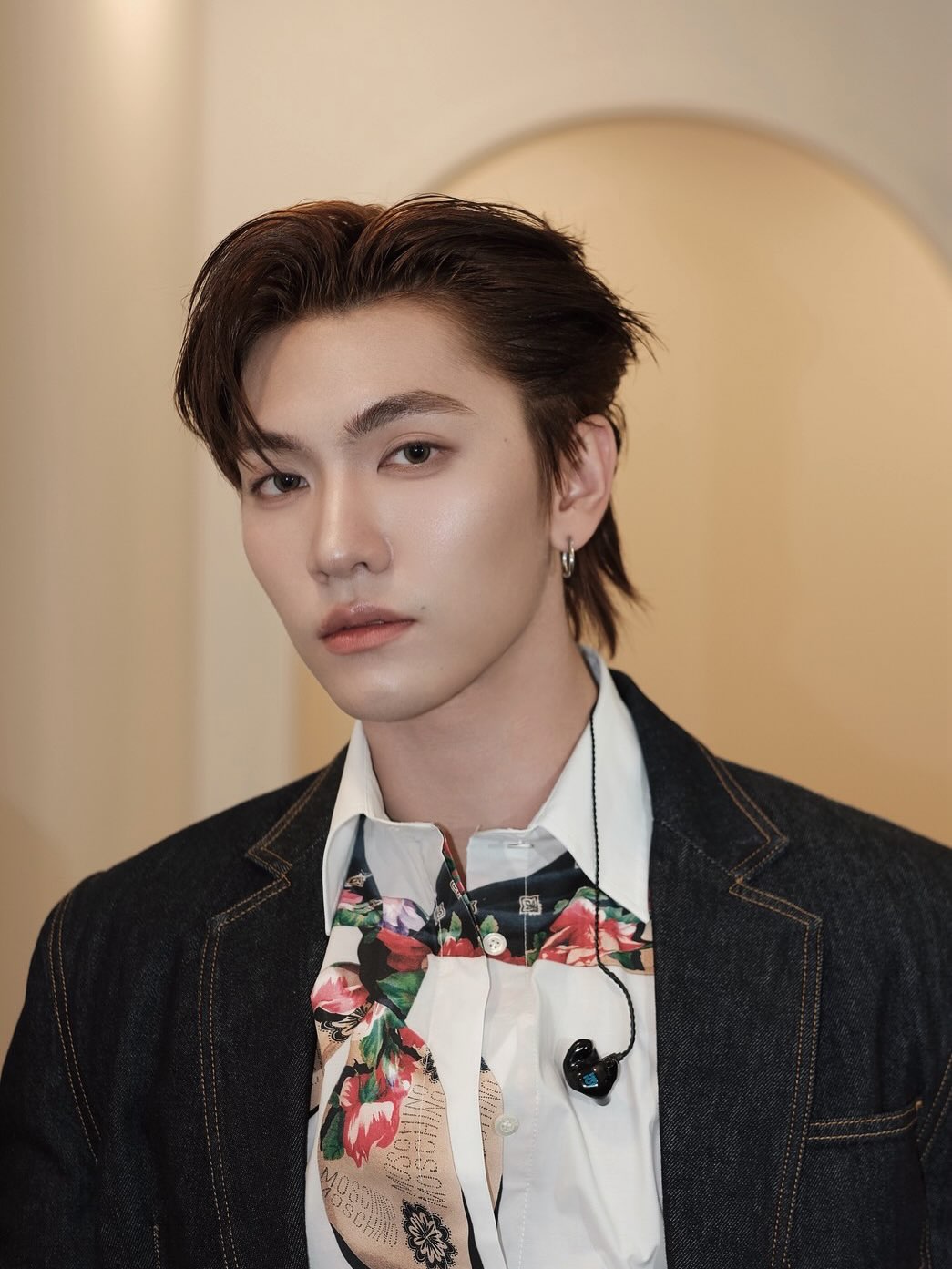 บอส - ชัยกมล เสริมส่งวิทยะ