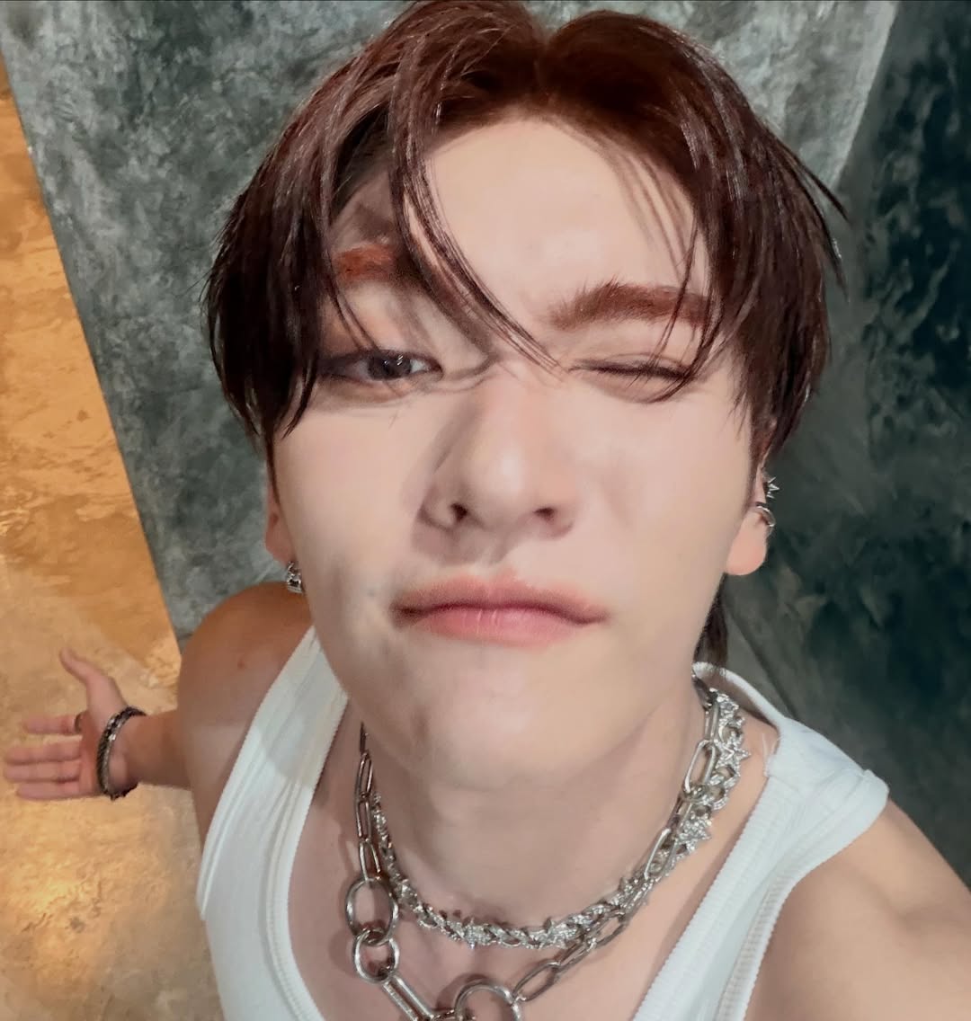 บอส - ชัยกมล เสริมส่งวิทยะ
