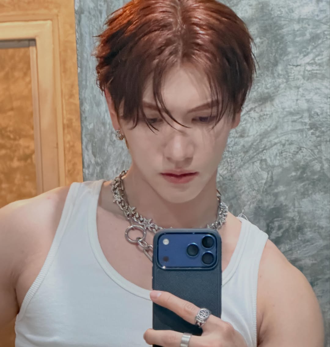 บอส - ชัยกมล เสริมส่งวิทยะ