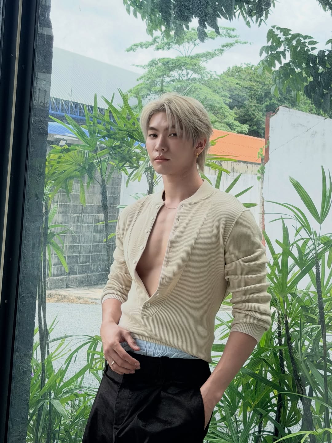บอส - ชัยกมล เสริมส่งวิทยะ