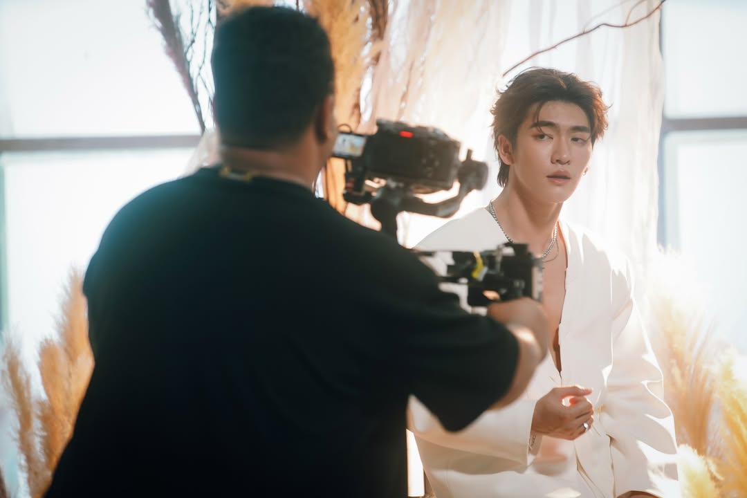 บอส - ชัยกมล เสริมส่งวิทยะ