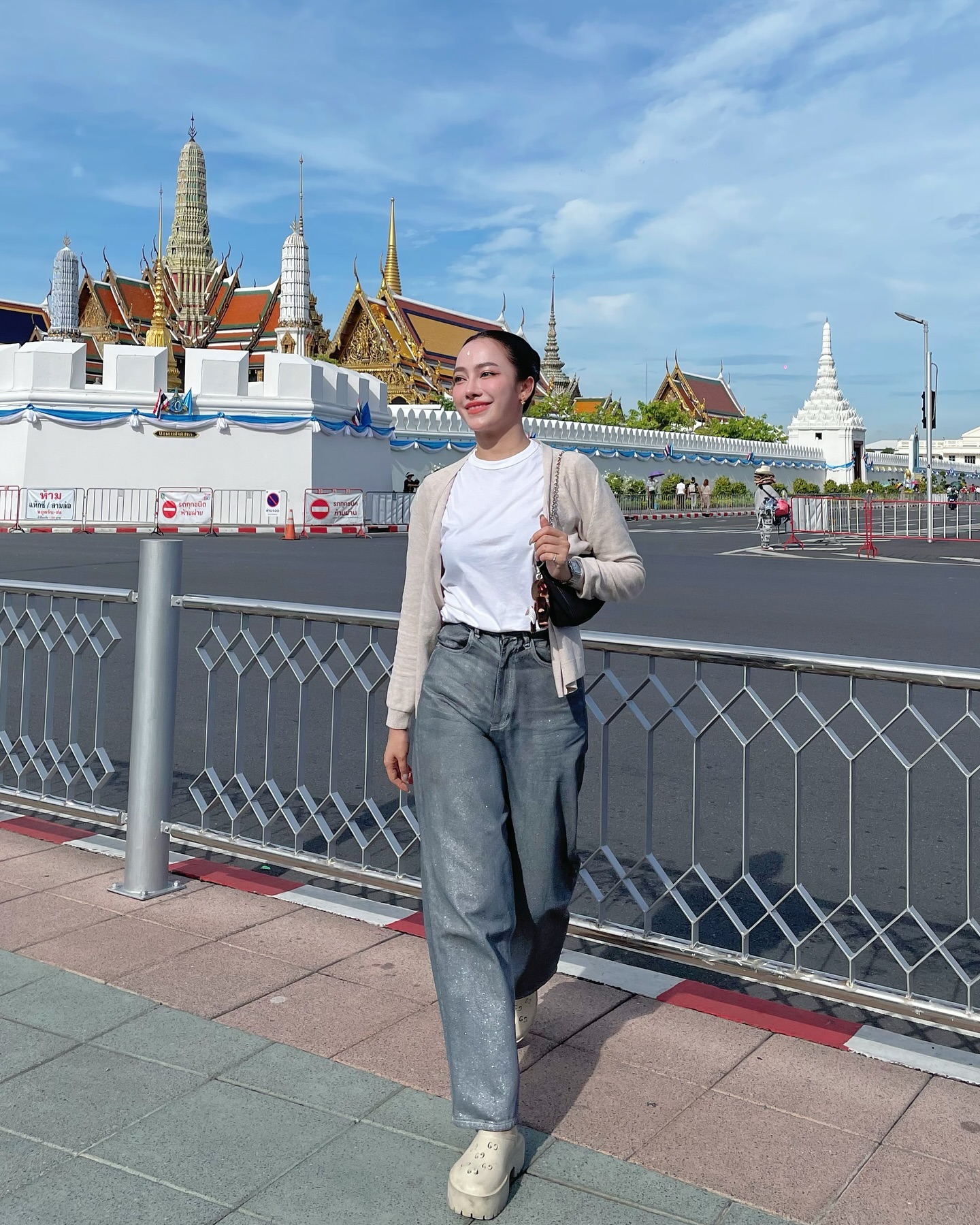 เปรี้ยว - ทัศนียา การสมนุช
