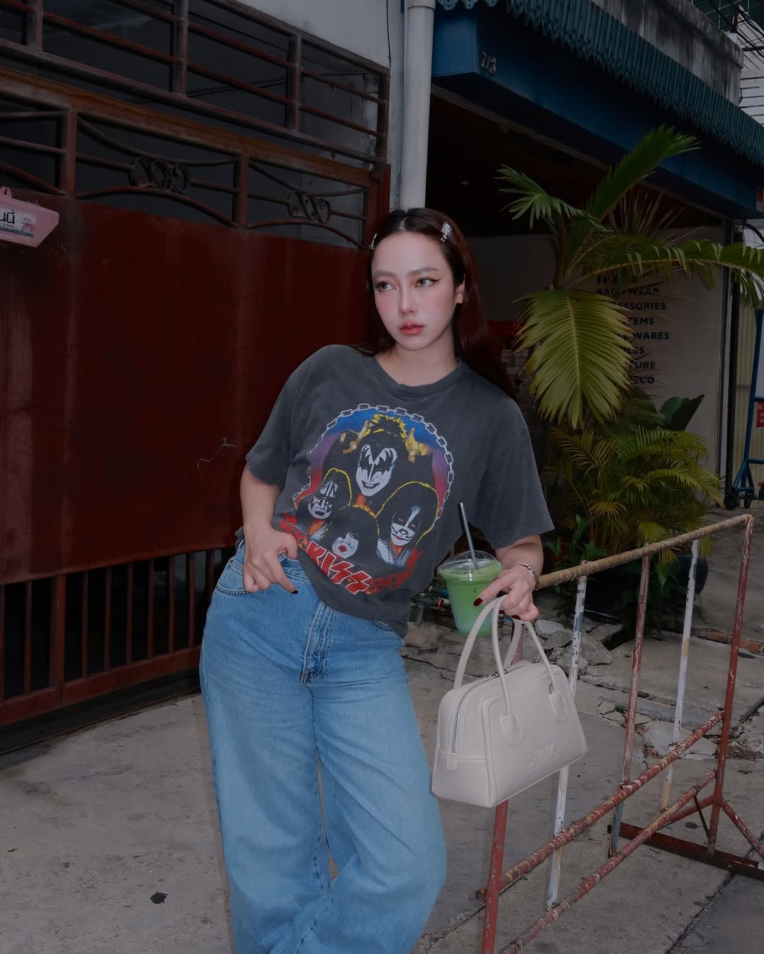เปรี้ยว - ทัศนียา การสมนุช