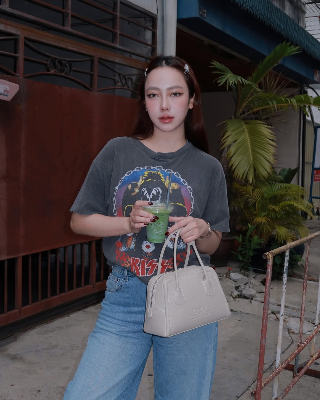 เปรี้ยว - ทัศนียา การสมนุช