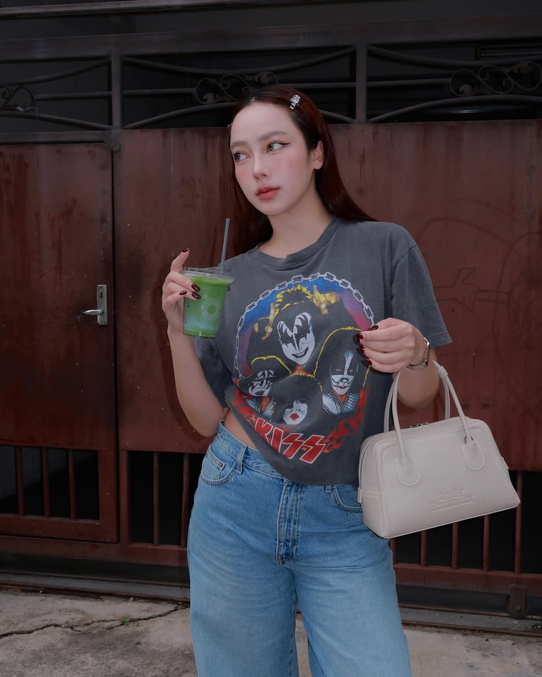 เปรี้ยว - ทัศนียา การสมนุช