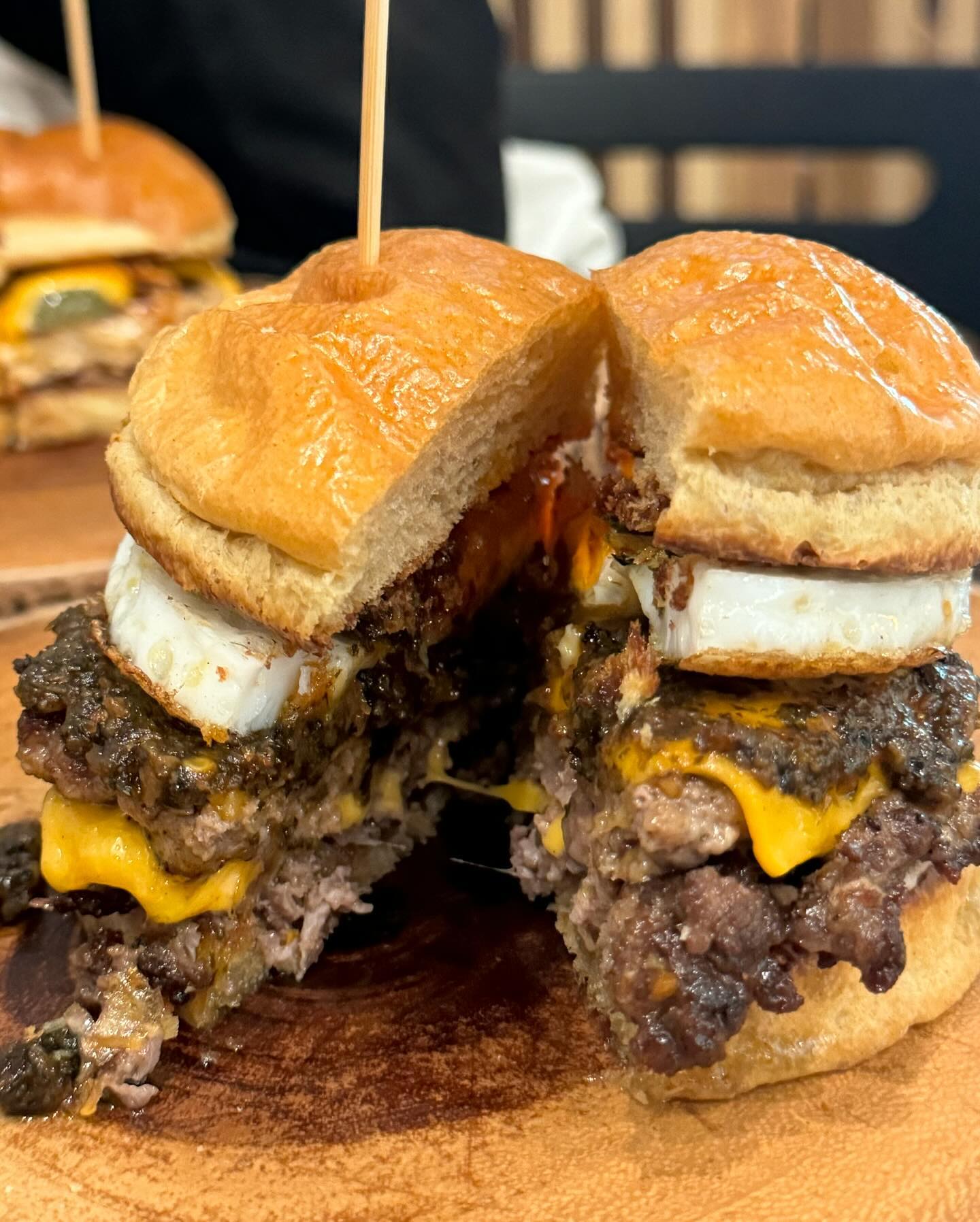 เต้ย - พงศกร เมตตาริกานนท์