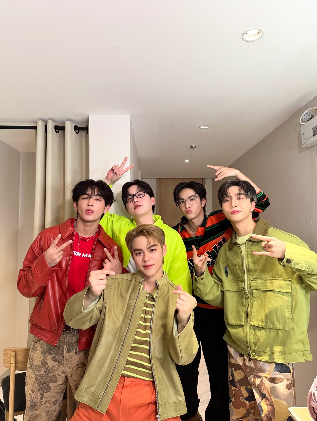 ท็อป - ณภัทร โชคจินดาชัย