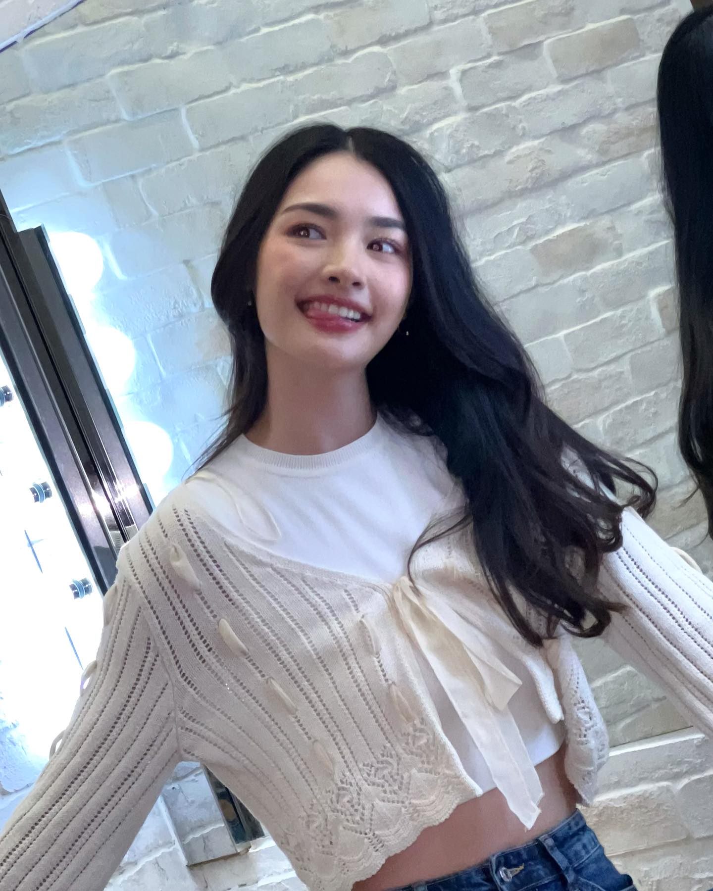 มิ้นท์ - รัญชน์รวี เอื้อกูลวราวัตร